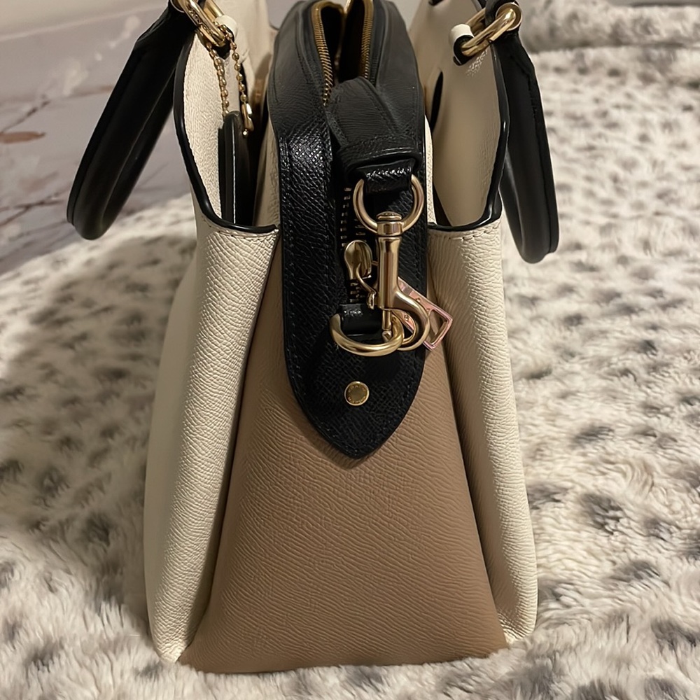Tri-Color Coach Purse - Picture 3 of 5